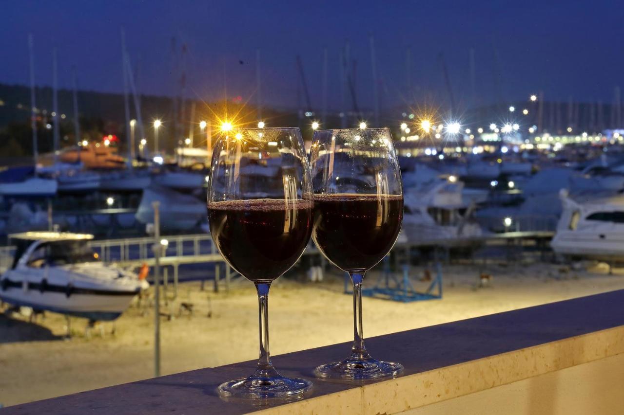 Luxury Apartments Monika Near The Sea With Private Parking Bibinje Exterior photo